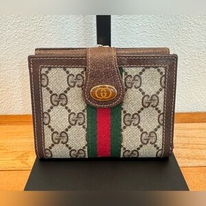 Gucci Vintage GG Supreme Sherry Line Bi-Fold Wallet with Kisslock Closure